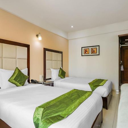 Treebo Trend Hotel Parker アーメダバード エクステリア 写真