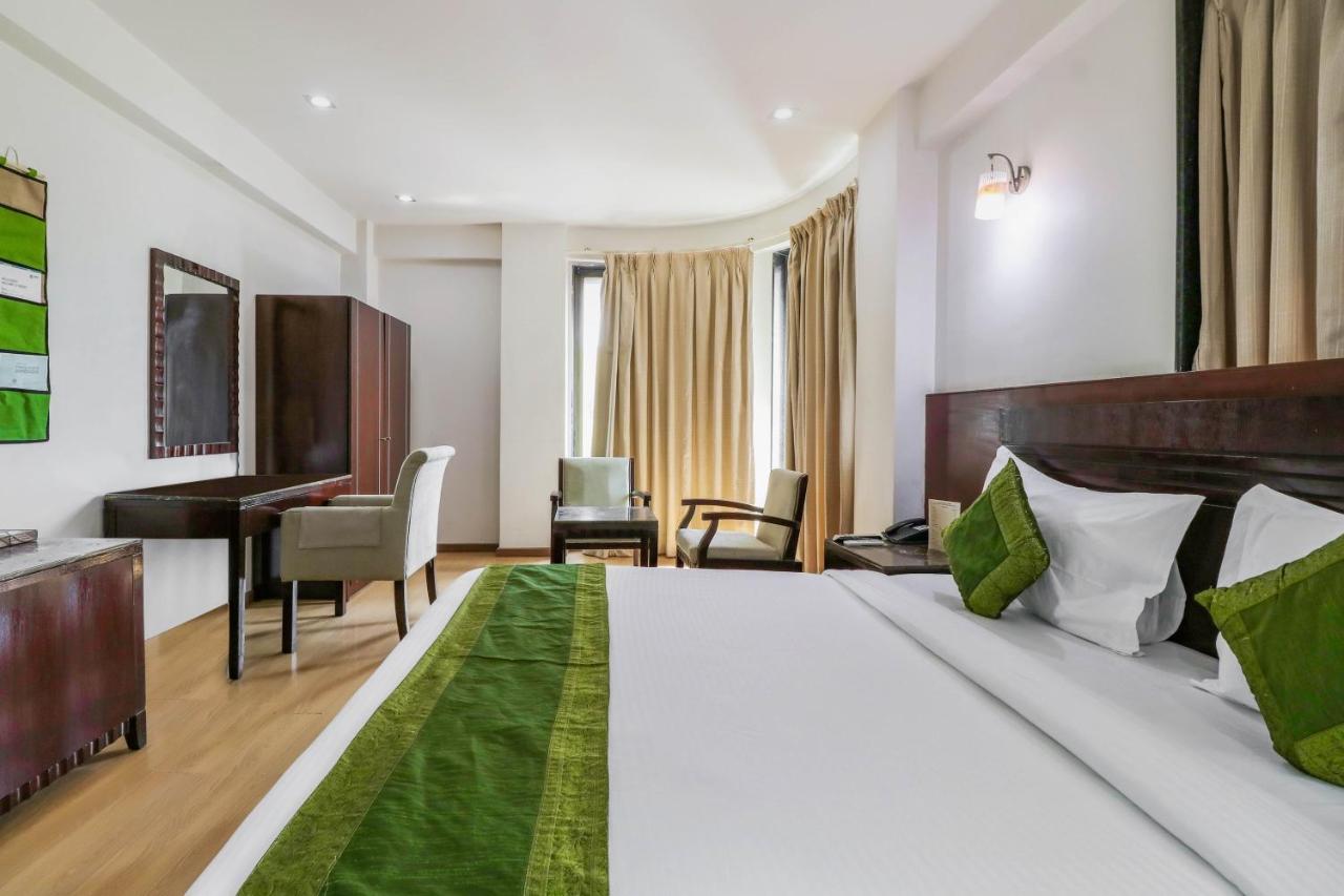 Treebo Trend Hotel Parker アーメダバード エクステリア 写真