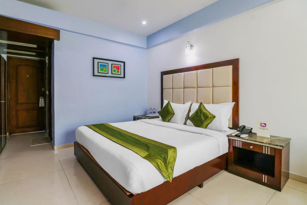 Treebo Trend Hotel Parker アーメダバード エクステリア 写真