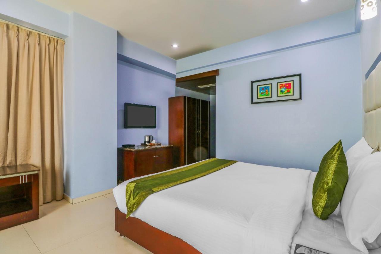 Treebo Trend Hotel Parker アーメダバード エクステリア 写真