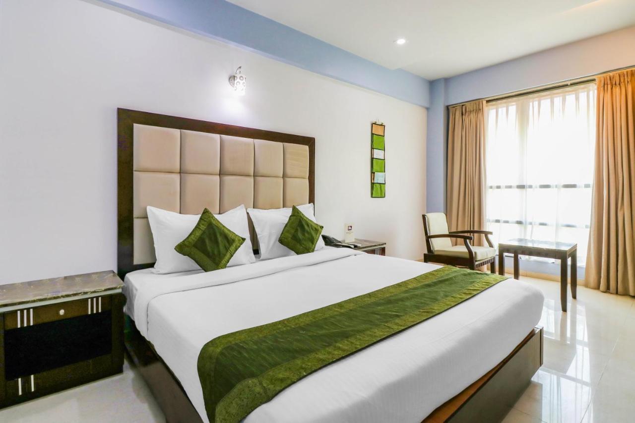 Treebo Trend Hotel Parker アーメダバード エクステリア 写真