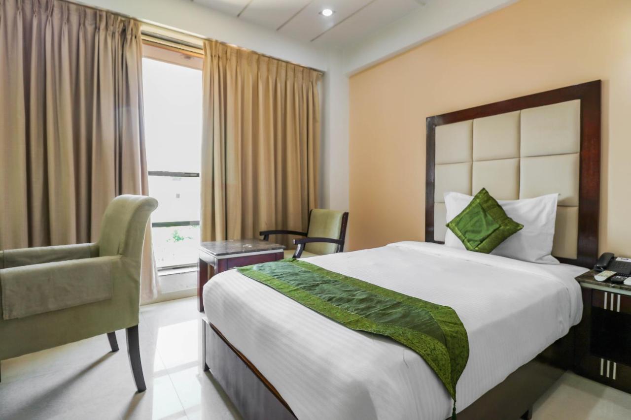 Treebo Trend Hotel Parker アーメダバード エクステリア 写真