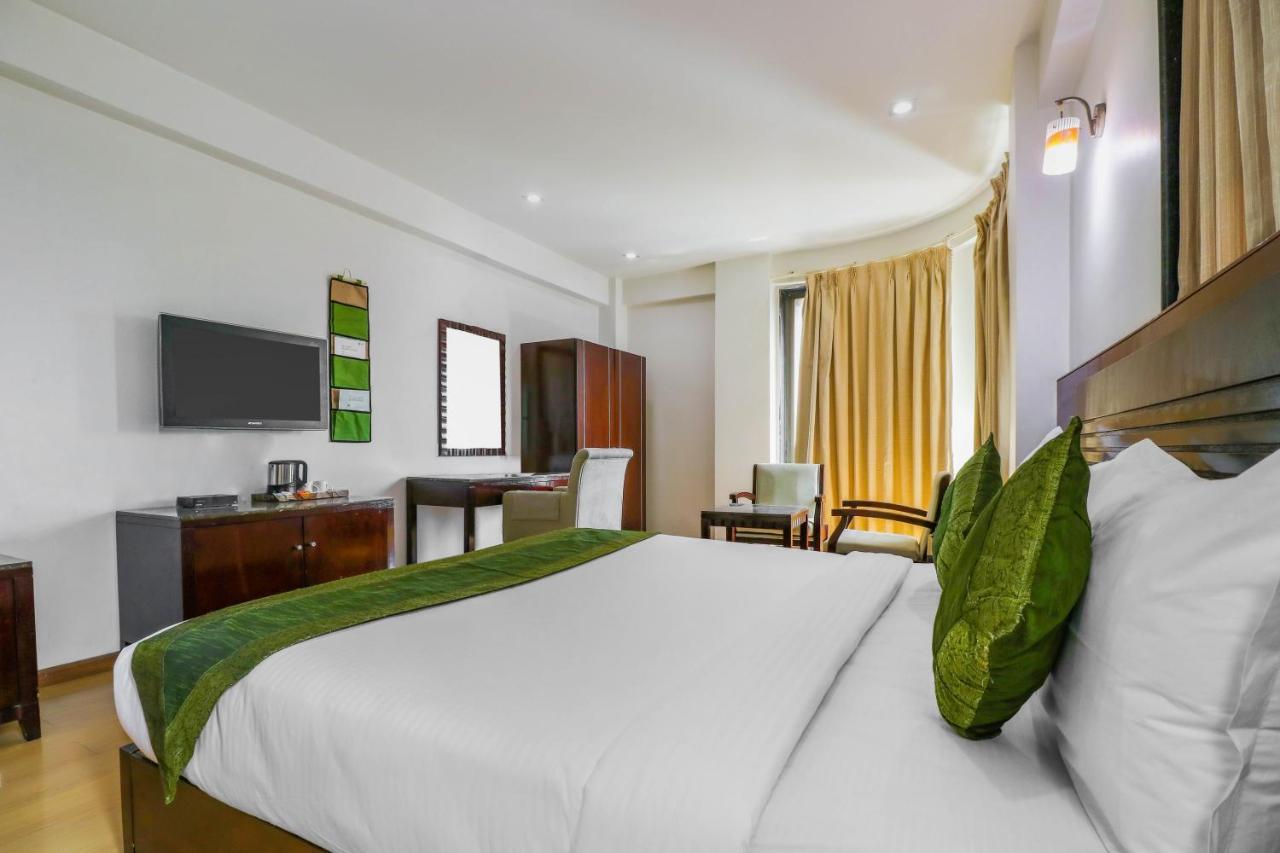 Treebo Trend Hotel Parker アーメダバード エクステリア 写真