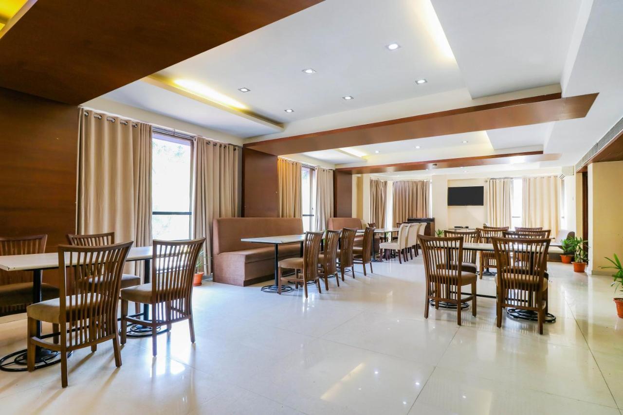 Treebo Trend Hotel Parker アーメダバード エクステリア 写真