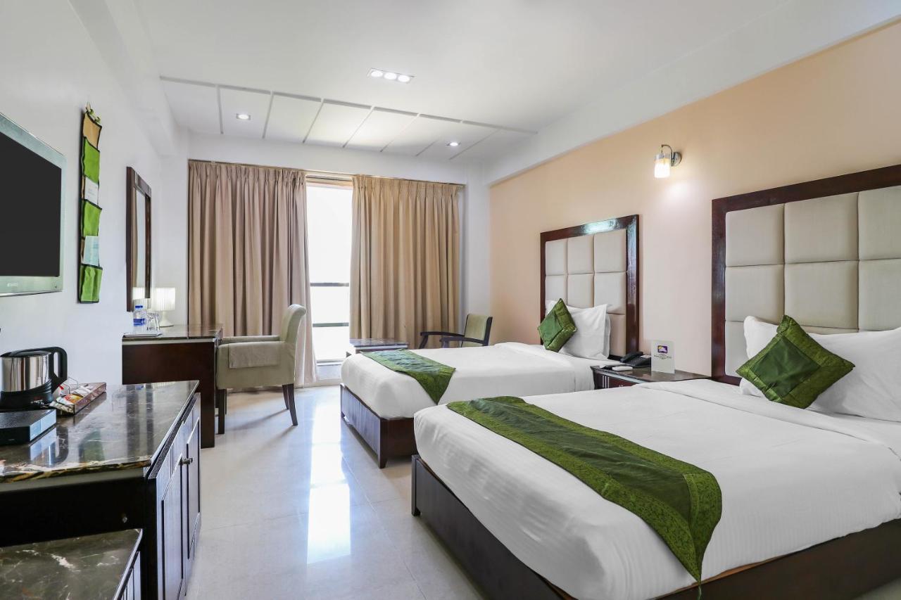 Treebo Trend Hotel Parker アーメダバード エクステリア 写真