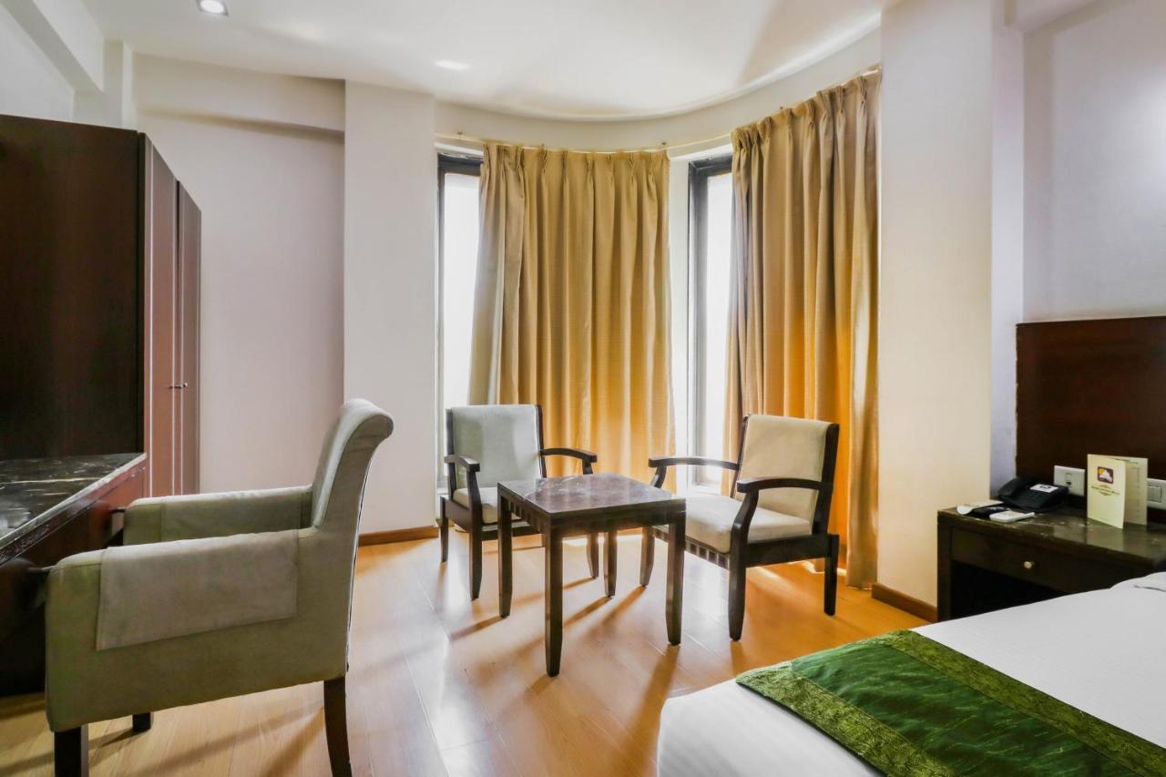 Treebo Trend Hotel Parker アーメダバード エクステリア 写真
